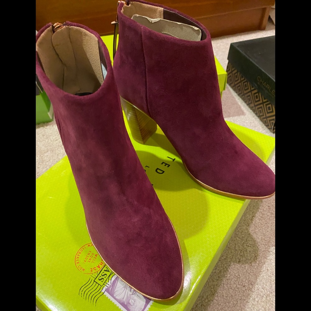 Ted Baker London Size 7 Suede Ankle Boots NIB Burgundy/Red